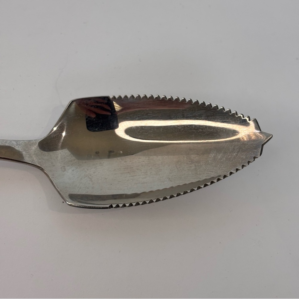 Vtg MCM Grapefruit Spoon With Orange 3 Rivet Acrylic Handle - Picture 6 of 8